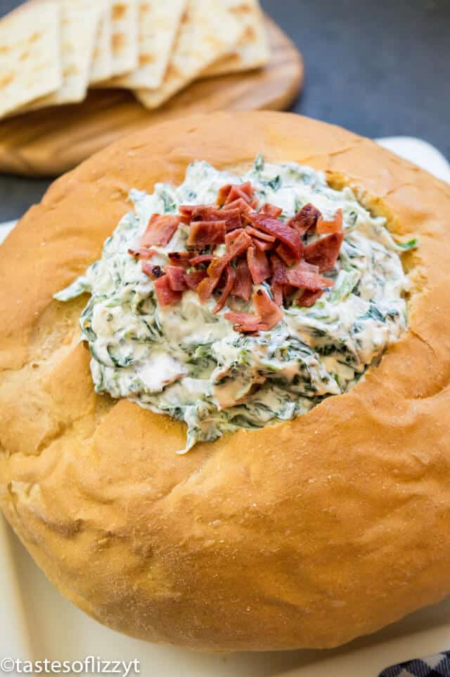 easy appetizer dip with spinach and bacon