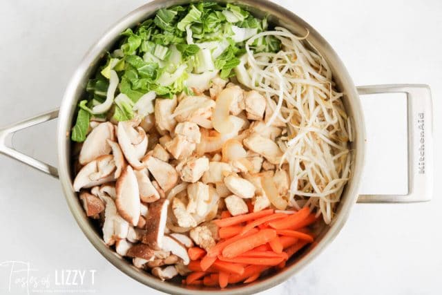 A bowl of salad, with Chinese cuisine and Noodle