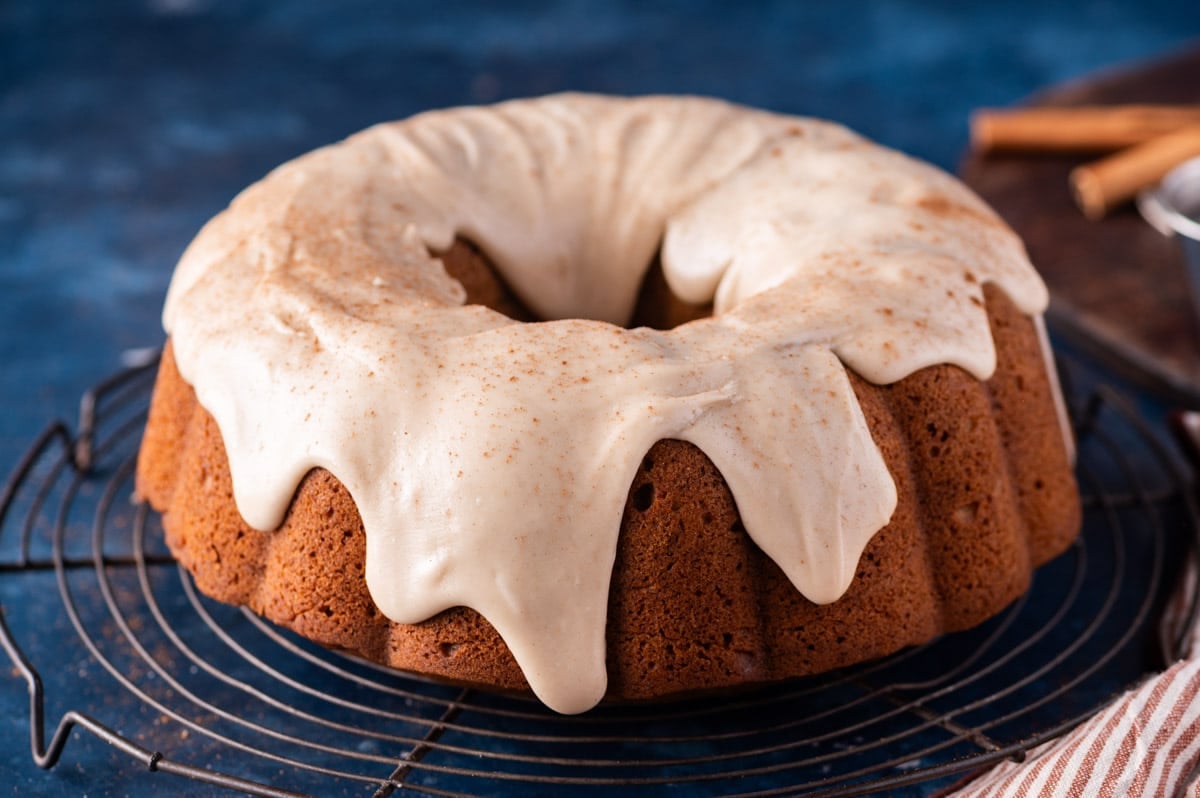 a pumpkin bundt cake on a wire rack
