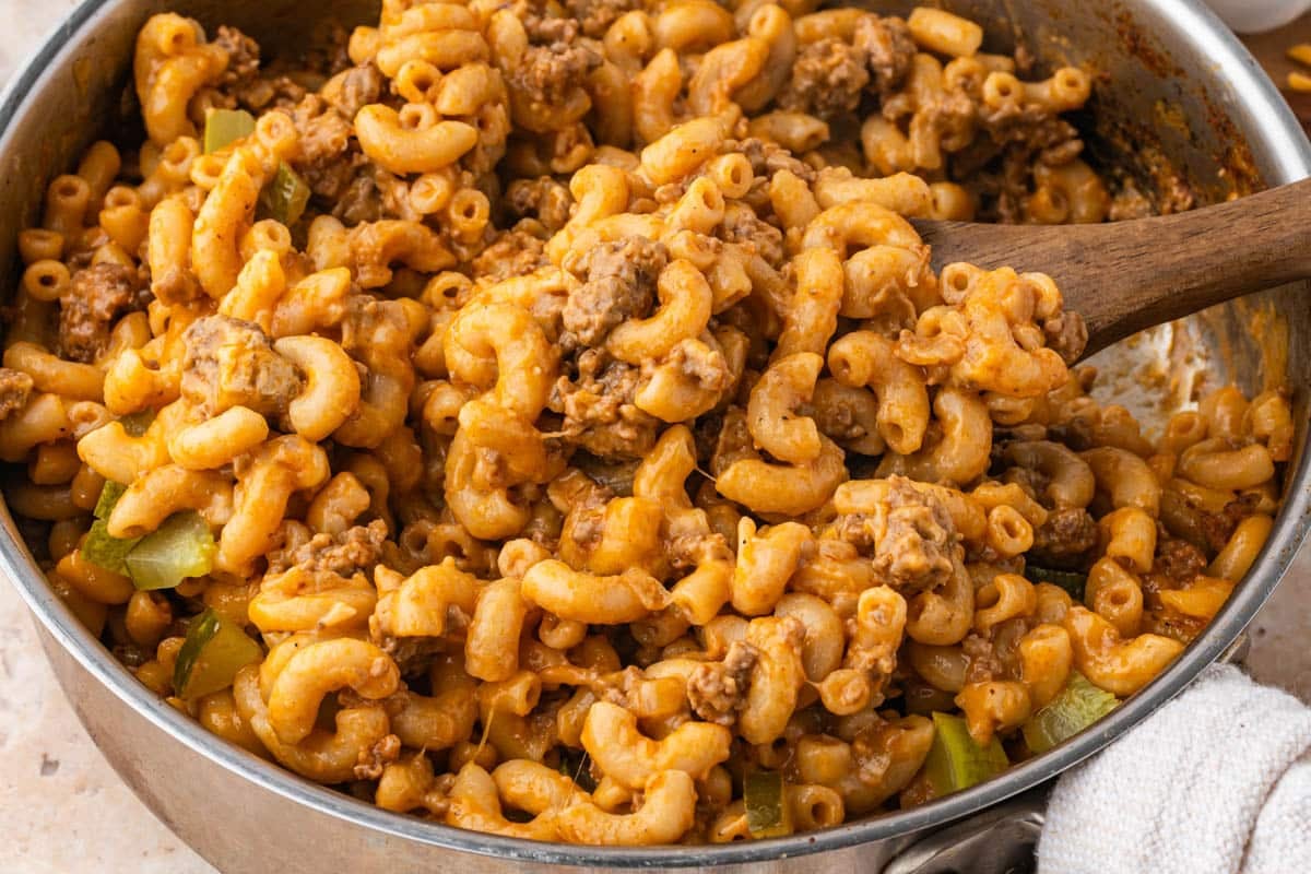 closeup of cheeseburger pasta in a skillet